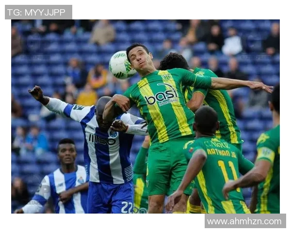 国民队与唐迪拉的激烈对决揭示足球战术与团队协作的精彩瞬间 国民队与唐迪拉的激烈对决揭示足球战术与团队协作的精彩瞬间